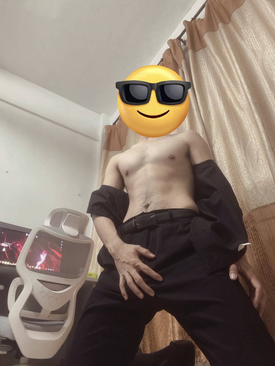 是不是很喜欢当小狗？当小狗会爽吗？像母狗一样被主人玩弄会更爽吗？#母狗 #骚货 #贱逼母狗 #鸡巴 #骚逼 #正装粗口 #185体育生