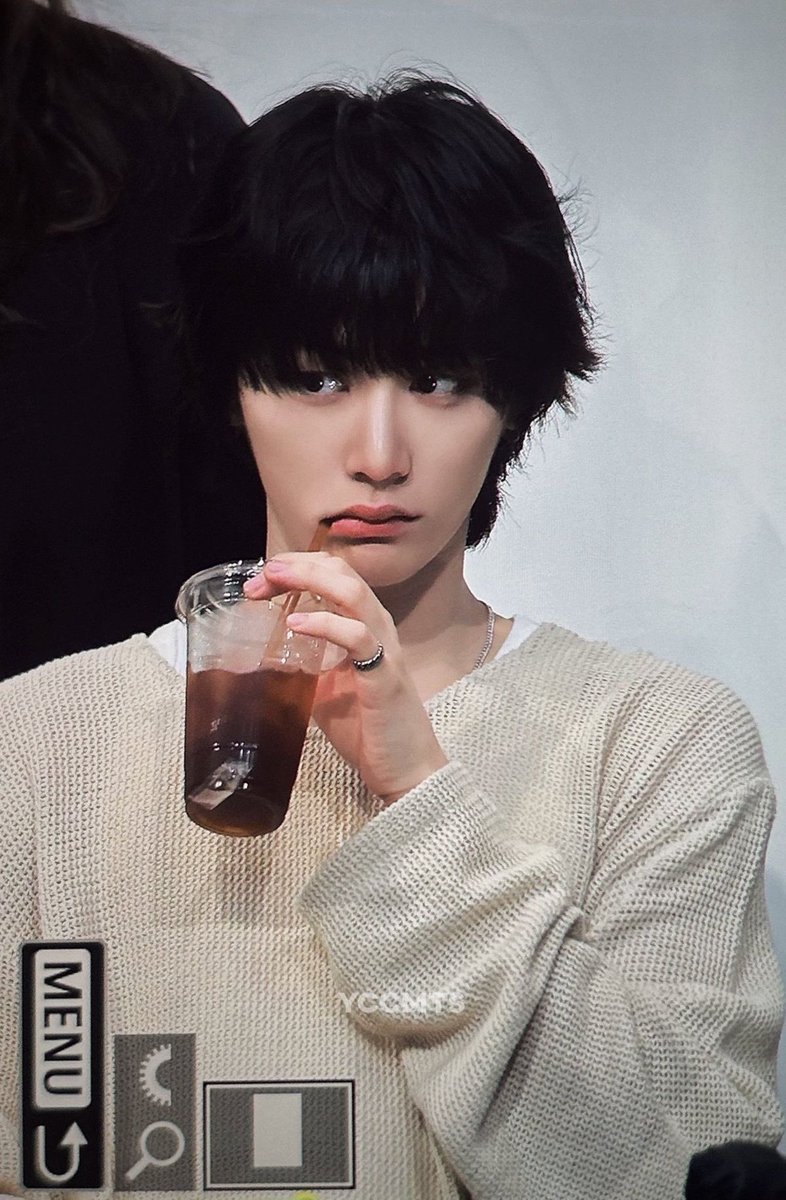 똥만Ol tweet media