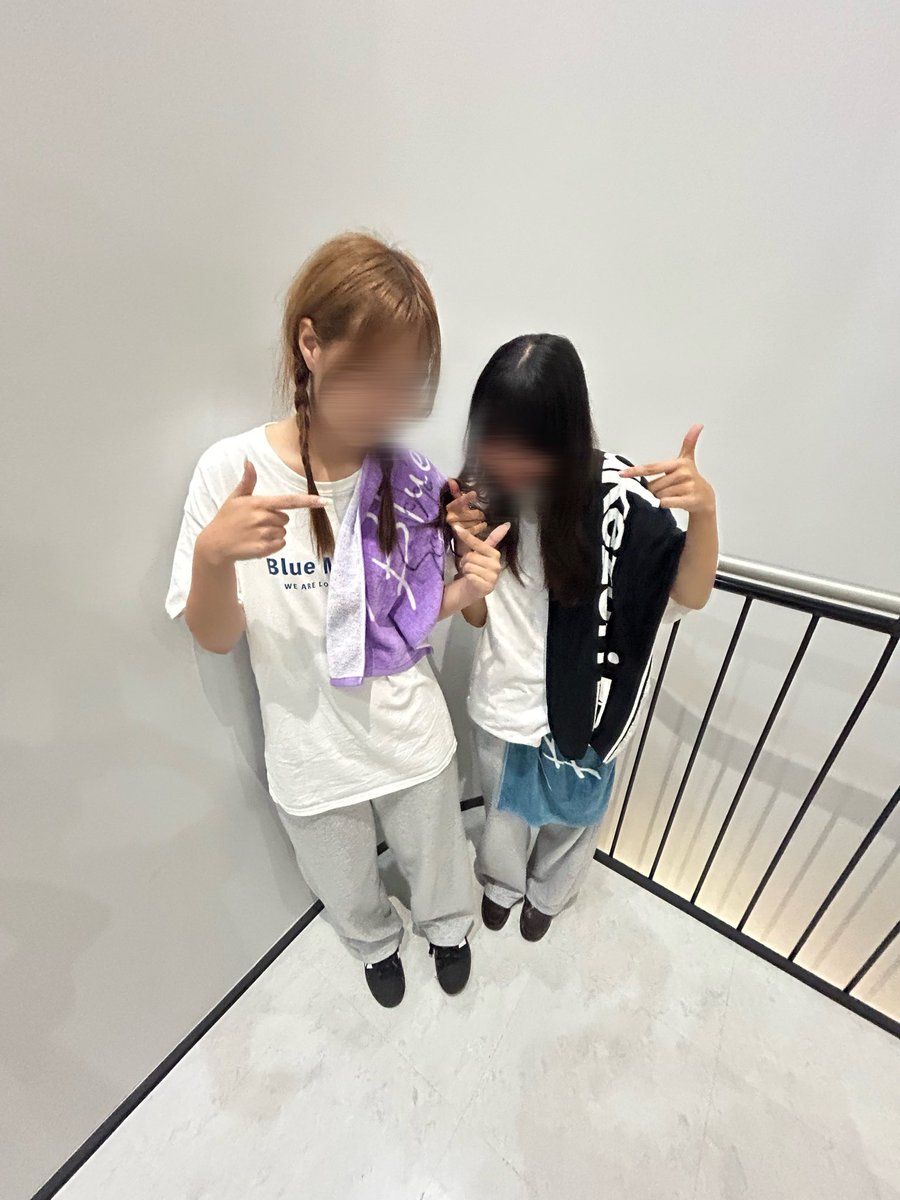 Arakezuri バースデイでボロ泣き、、BlueMash 素直始まりで鳥肌、涙、、、、、プッシュ大好きな友達と肩組めて最高に楽しかった、、😭音楽って偉大、、т_т
生きててよかったって心から思えました。