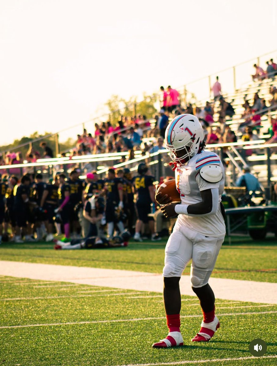 JavariFunches's tweet image. Week 1-6 stats Rb/Lb/SS❤️‍🔥
1410 all purpose yards
1,344 rushing
17 tds
34 tackles 
7pbu
4tfl
1int 
1FF
3FG block
@EverettVikingFB @jaleelcanty @RisingStars6 @CoachFaust1 @TheD_Zone @statechampsmich @ReggieWynns @MLiveSports @PrepRedzoneMI @MichFBFrenzy 

hudl.com/v/2Sm7Hz