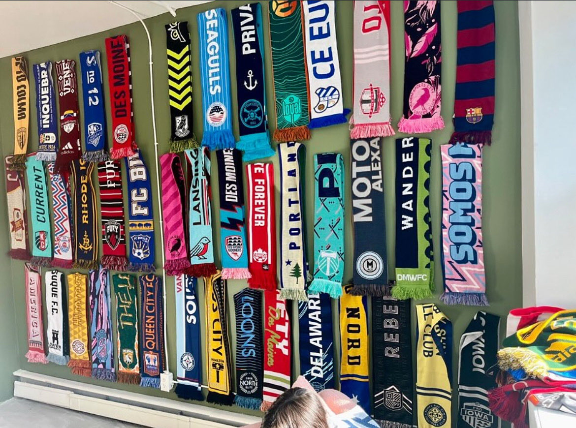 🧣 43 down, 3 massive walls to go…

What’s your favorite footy scarf? 🤔