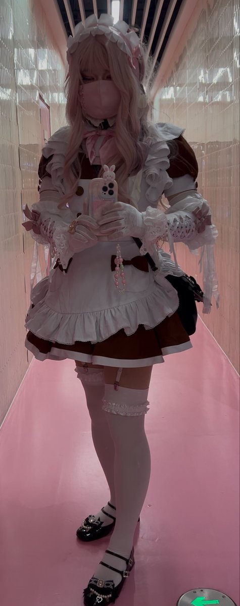 Nakumi_cd's tweet photo. 漫展cosplay女僕
#伪娘 #女裝男子 https://t.co/BpeJgUAhKd