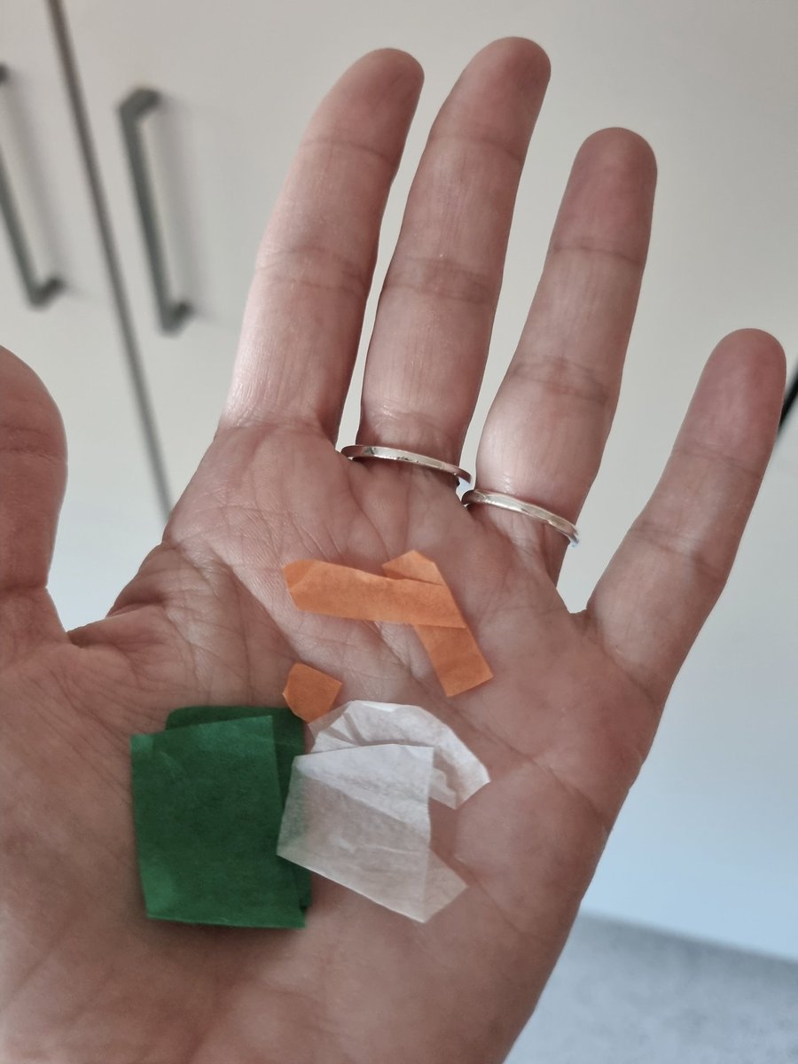 I was packing my bag to go Damiano from Maneskin' concert, and I found a bit of confetti from the last <a href="/Imaginedragons/">Imagine Dragons</a> concert 😍☺️