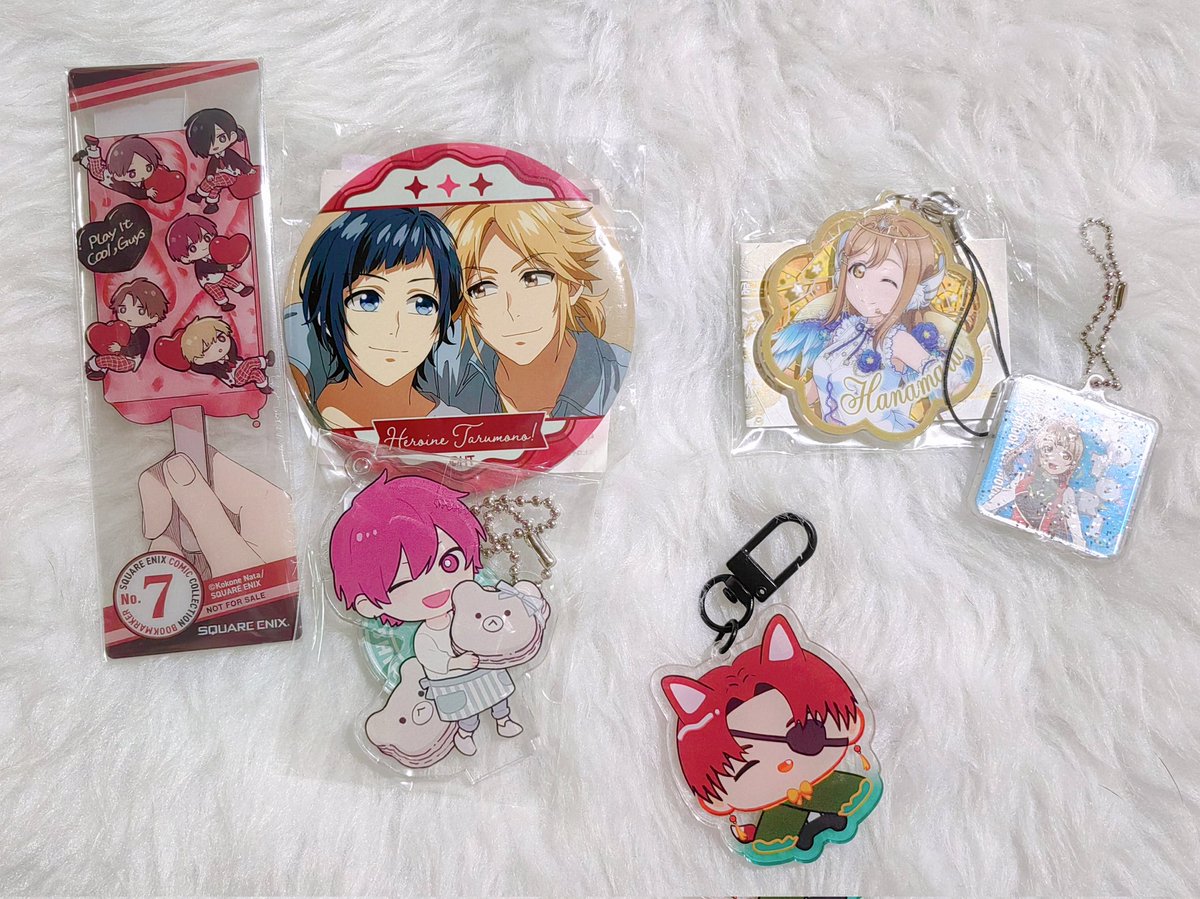 my #cosplaymania2025 haul ! ⊹₊⟡⋆

con weekend was so tiring but sooo much fun! despite the area being crowded at times i still enjoyed going around artist alley to see all of the amazing merch/goodies (੭˃ᴗ˂)੭ + some gifts from friends! 

artists below in the replies~