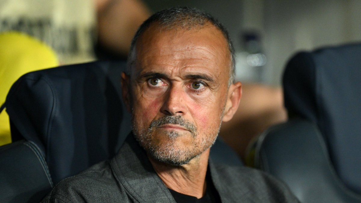 🎙️ أصعب خصم واجهته منذ بداية توليك تدريب باريس؟

🗣️ لويس إنريكي: ليفربول.
