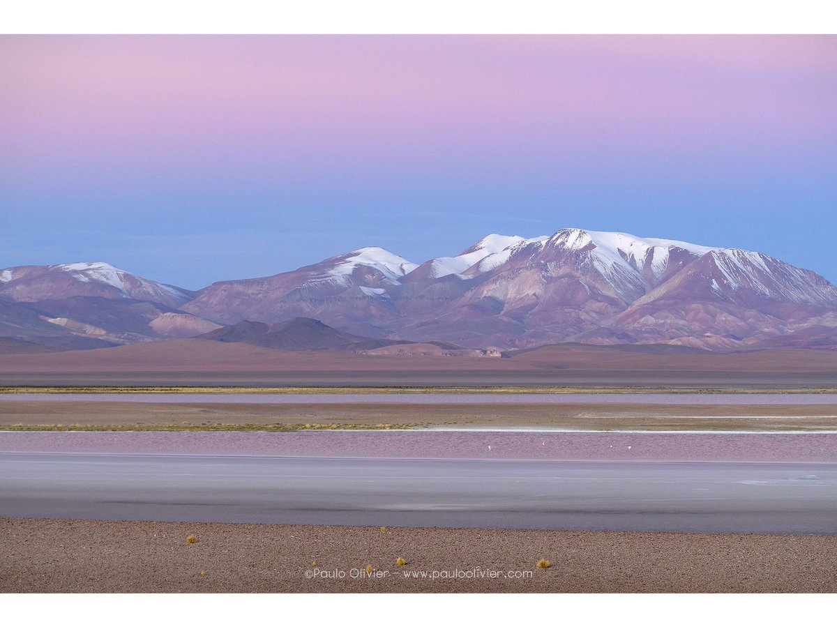 Momentos gloriosos en la soledad de la cordillera, contemplando la inmensidad en un paisaje agreste pero profundamente conmovedor.