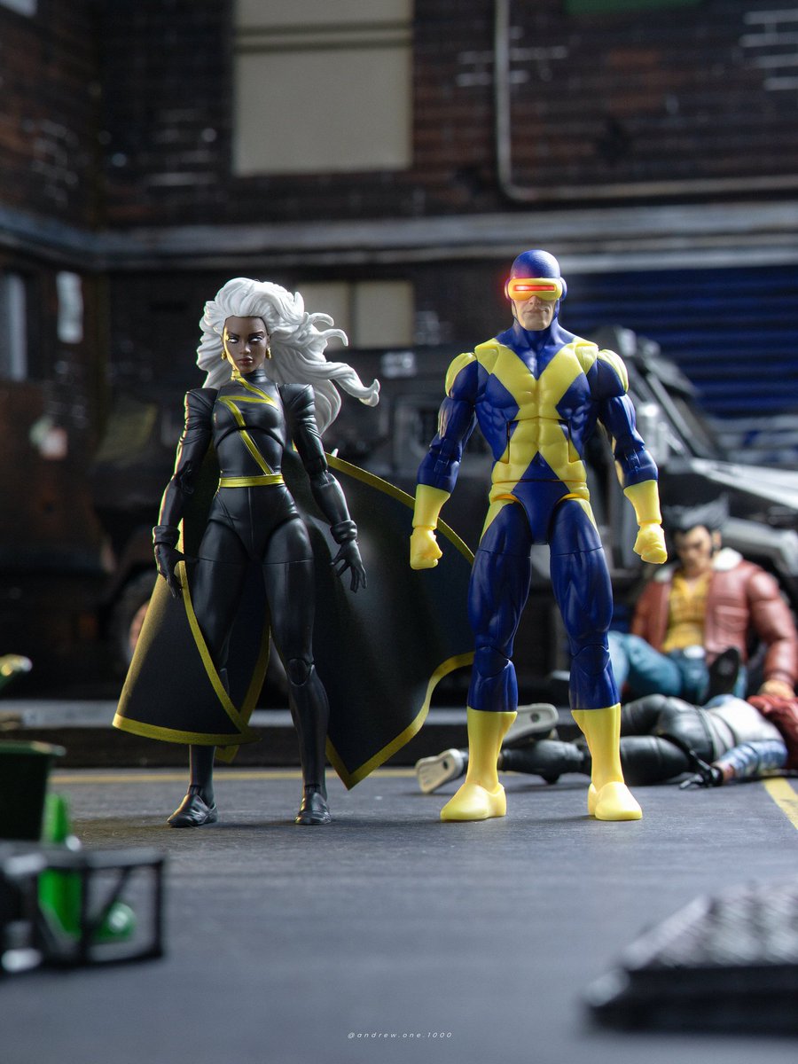 andrewone1000's tweet image. Storm: “Are we too late?”

Cyclops: “Once this is over, we’ll take them back to Jean for treatment.”

📷 #xmen 
##hasbropulse