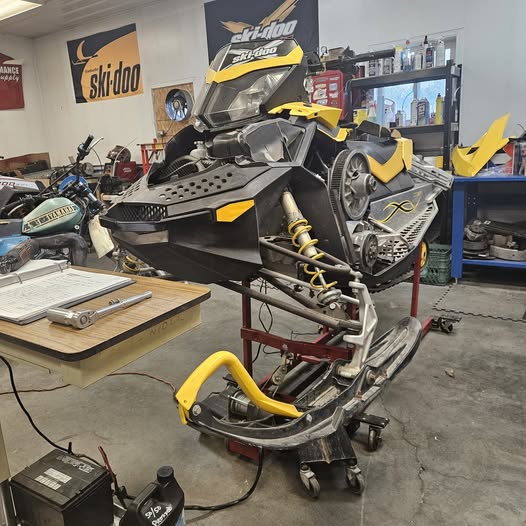 Performance Supply (@sledtalk52) on Twitter photo First sled on the lift for the season. 2009 Skidoo with no spark. Stand by for test results! First sled on the lift for the season. 2009 Skidoo with no spark. Stand by for test results!