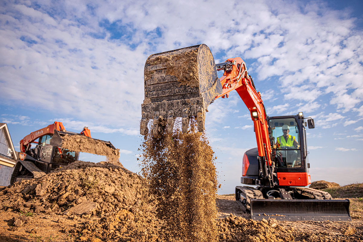 CompactEquip's tweet image. Make light work of heavy loads with the powerful @kubota_usa construction lineup featuring the world’s #1 selling compact excavator for 20 years. #KubotaCountry. 

Learn more 👇
kubotausa.com/construction-e…