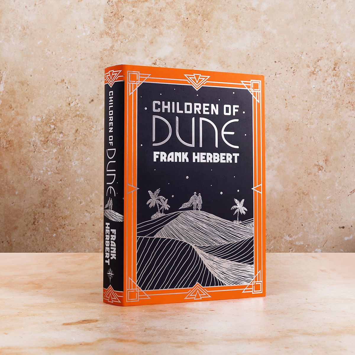 Presenting Children of Dune as you've never seen it before 🌔

The epic third book in one of the most influential series of all time. Available now as standard and Waterstones special edition foiled hardbacks: geni.us/ChildrenOfDune…