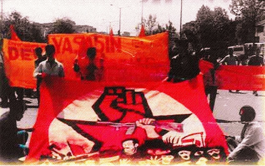 #TemelTezler | Mahalle Çalışması

🚩 Bir bütün halinde devrimcilerin sistem karşısında güçlü bir alternatif olarak varlık gösteremediği koşullarda, insanların kısa zamanda tavır almasını beklemek gerçeklikten kopmak anlamına gelir. Devrimci mücadelenin ivmesinin yükseldiği,