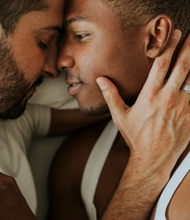 You can get free and confidential tests at one of Wales’ sexual health clinics. There are fully trained professionals keen to help with your sexual health needs. tht.cymru/test/