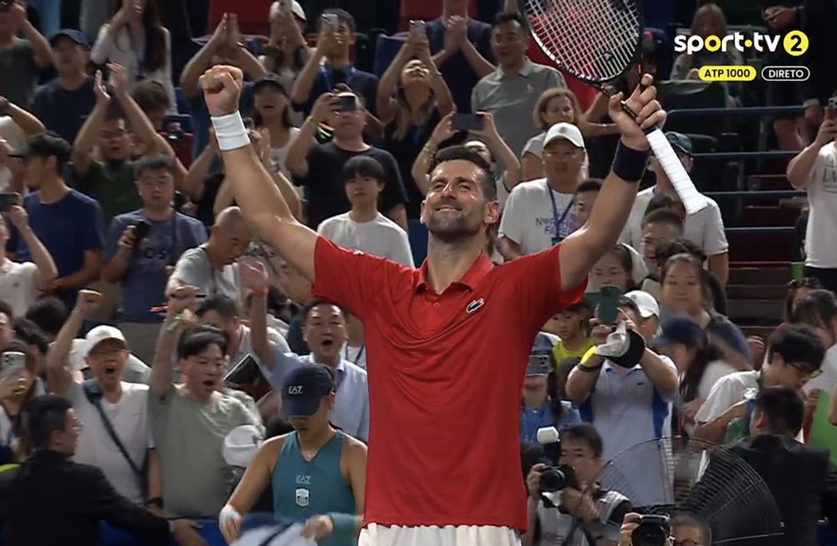 josemorgado's tweet image. Novak Djokovic is OLDEST EVER player to reach a Masters 1000 QFs, 'beating' Federer's record.

Djokovic - 38 years, 4 months (Shanghai 2025)
Federer - 38 years, 2 months (Shanghai 2019)