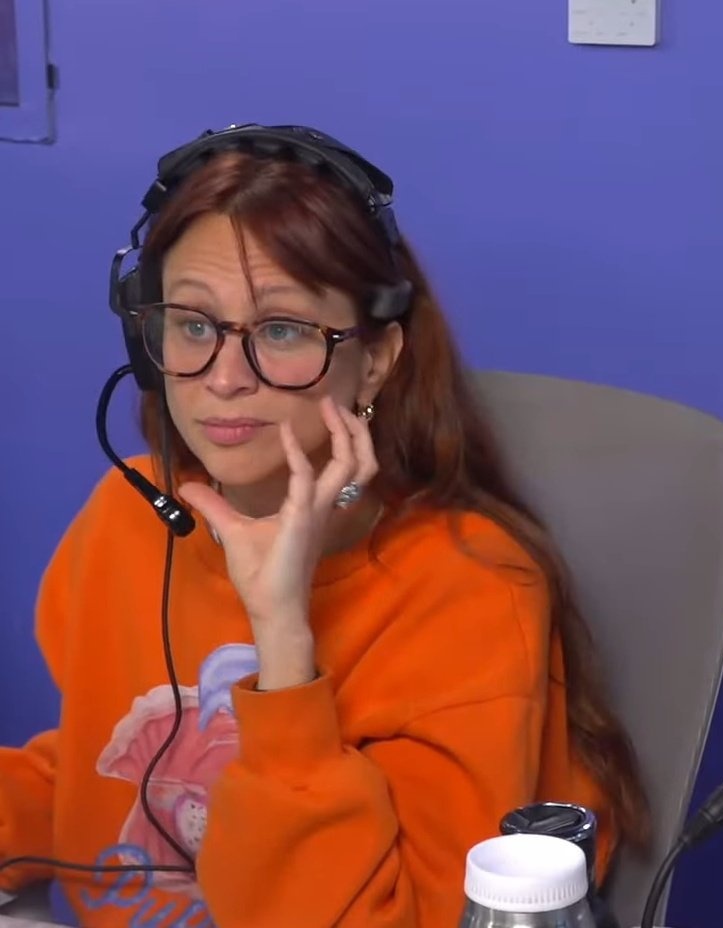 -Amiga me hice unas amigas nuevas 
Yo:
#Nadiedicenada