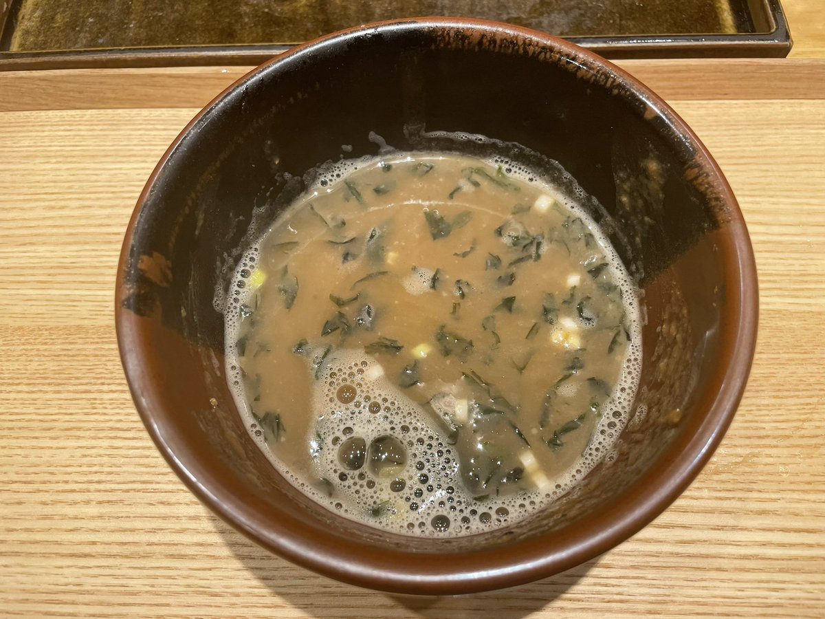 yadannakashima's tweet image. 中華蕎麦 とみ田@松戸（千葉県）
つけめん（並）2000円＋特選全部乗せトッピング（焼売バージョン）1350円

キングオブコント決勝前と言えば‼️
たかさんに予約して頂き、プロサッカーの大前元紀選手とスタジオミュージシャンでベーシスト村田悟郎さんと、ご一緒させて頂きました🍜…