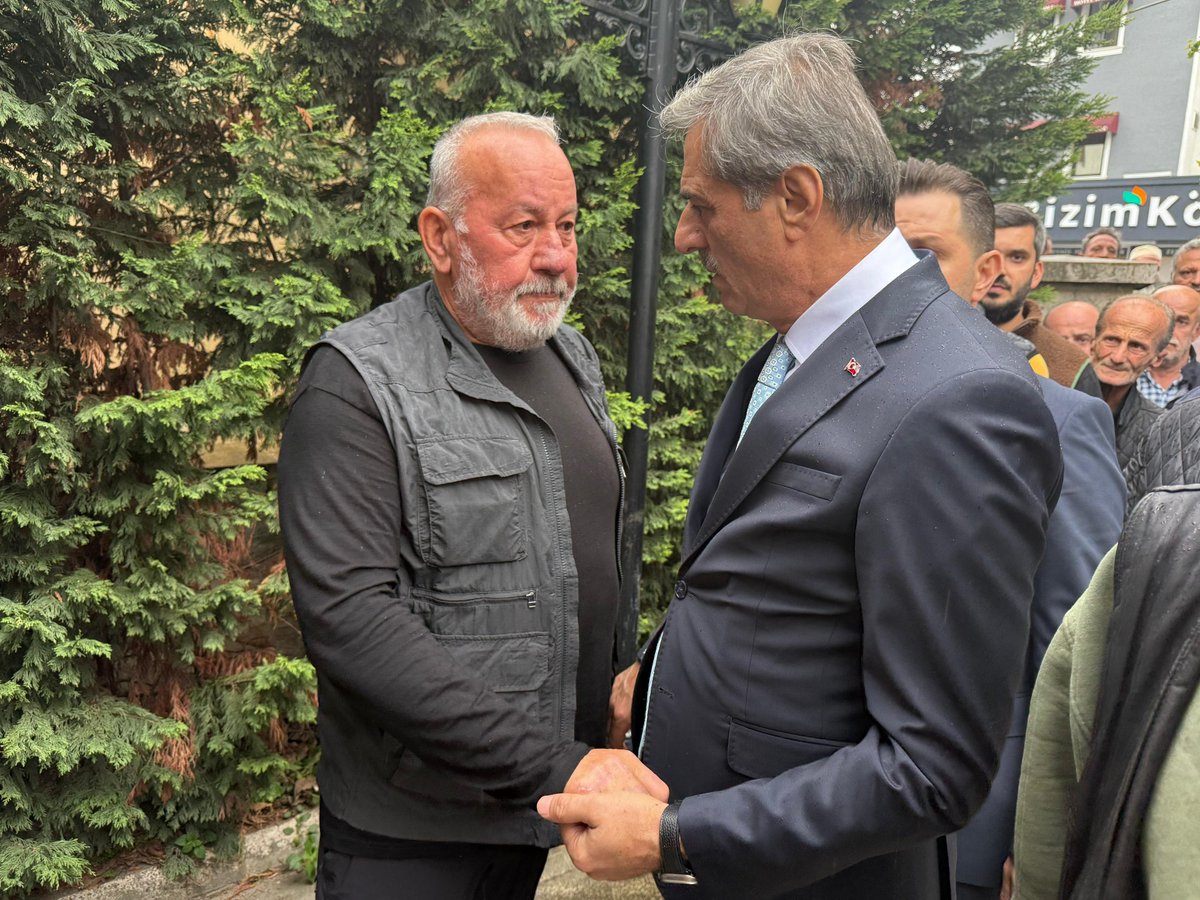 sbYusufAlemdar's tweet photo. Bugün vefat eden dava arkadaşımız, AK Parti Sapanca Kurucu İlçe Başkanımız Selami Öztürk’ün cenazesine katılarak ailesi ve yakınlarına başsağlığı dileklerimizi ilettik.
Merhuma Allah’tan rahmet diliyorum.
Mekanı cennet olsun. https://t.co/Rb0dT4vCEE