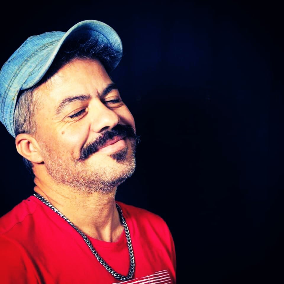 “Analitik” düşünüyorum. Rahatsız etmeyin…😒

#analitik
#tamerkaradaglı 
#AfifeÖdülle