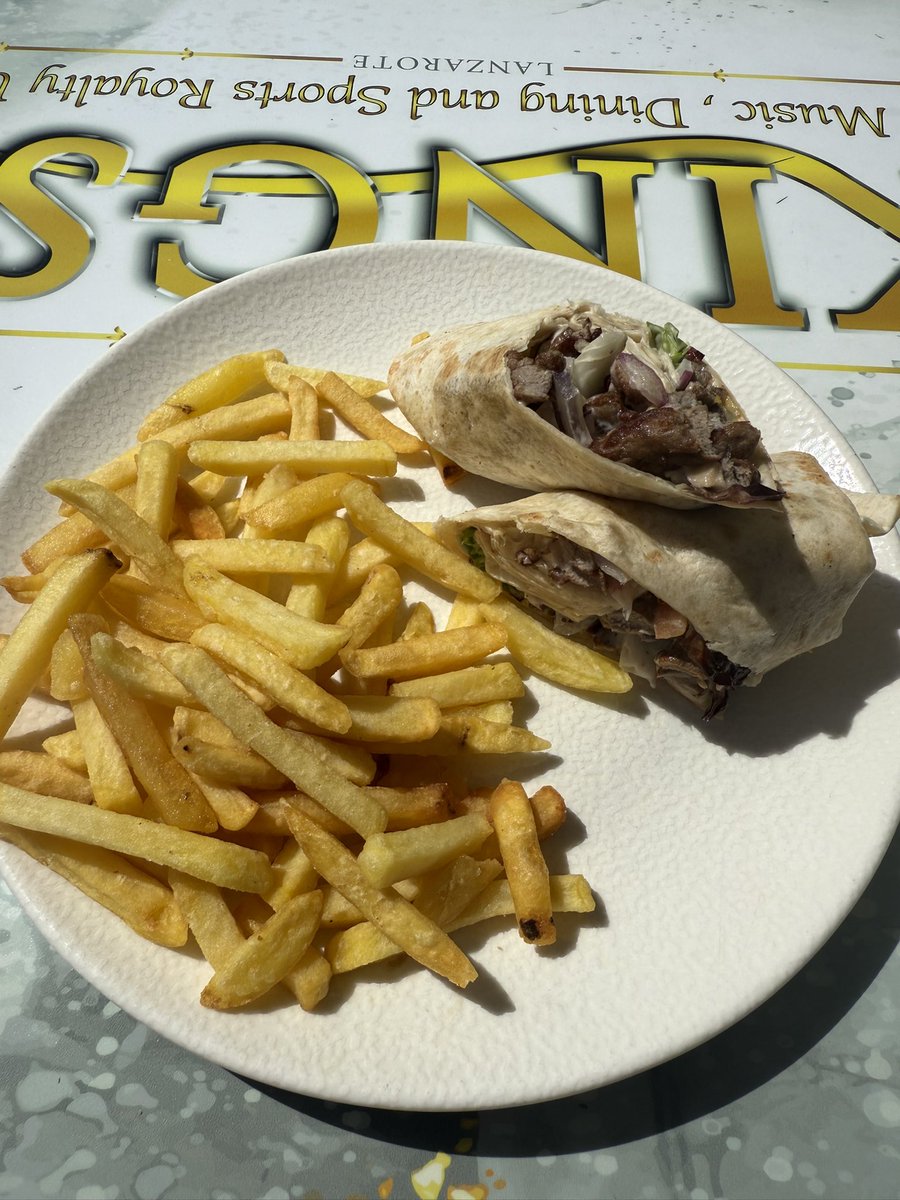 ShineBrightJill's tweet photo. We would highly recommend #KingsLanzarote for lunch, it was deeeelish!! π #LunchWithAView π½οΈ #LivingTheDream π https://t.co/uc7567LbQd