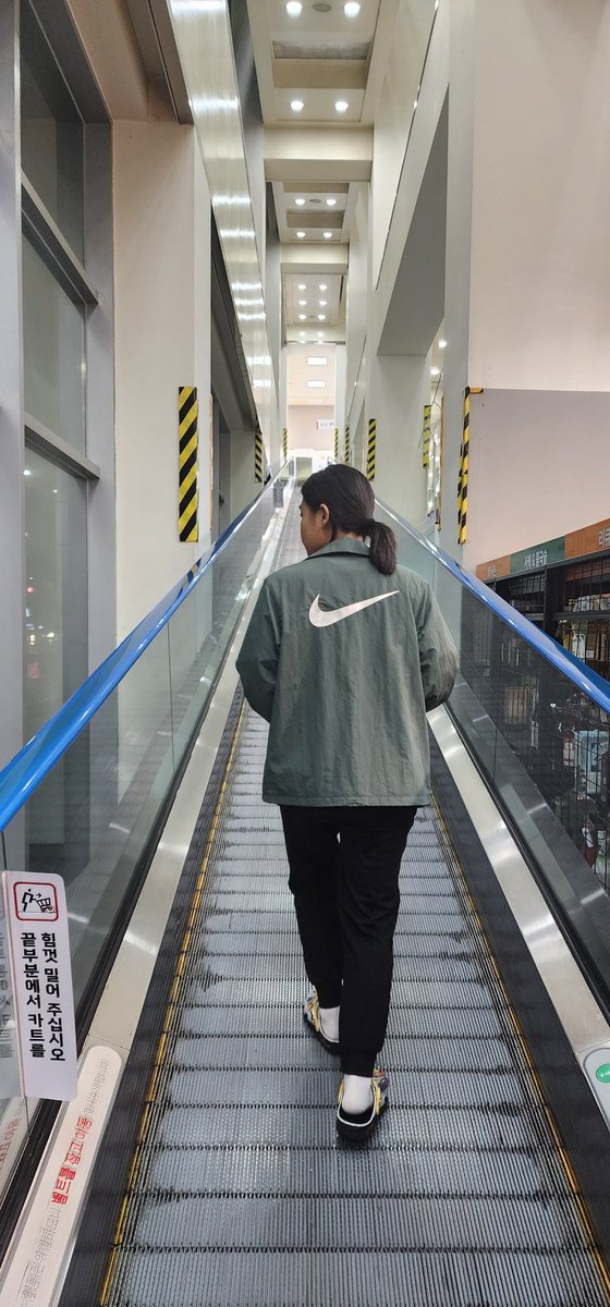 이헌던띠 아니세여? 
마스크 벗어주데여 
감사합니다 안녕히가세여