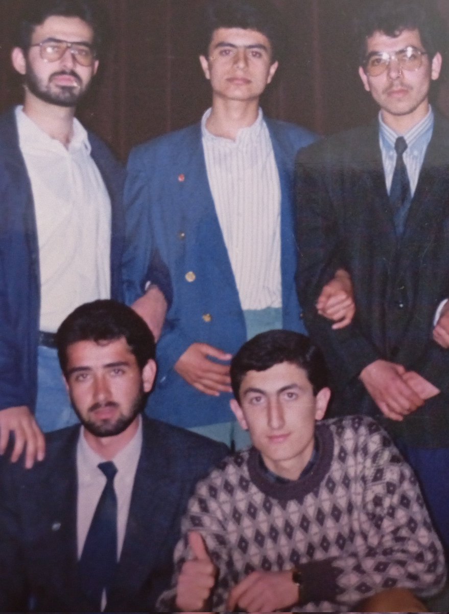 Sinan kardeşim... 

Rabbim sizlerden razı olsun. 
Sen özgürdün, tutsak olan ise asıl bizleriz.
İnşallah mazlumun sevincini ve özgür Filistin'i hep beraber görürüz. 
#Gazze
#Sumud 
Sinan Akılotu hoşgeldin

(Sinan kardeşimle üniversite yıllarından  bir kare. 
Yıl 1995 Trabzon)