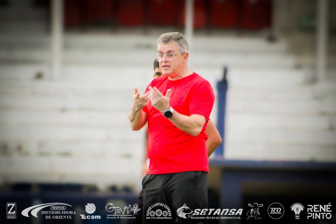 Daniel Berta ya dirigió su primer entrenó con Sacachispas de Chiquimula.