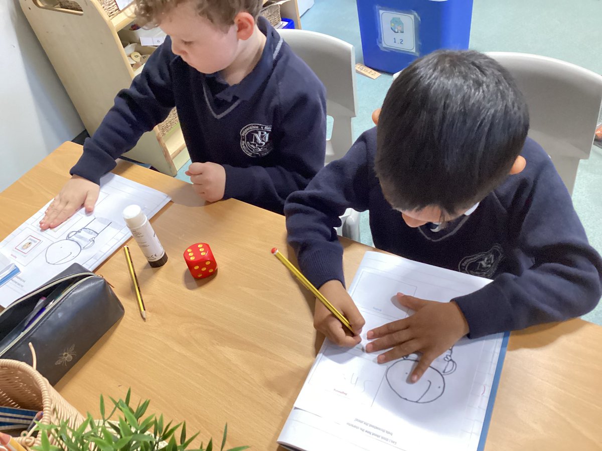 Misswalsh1_'s tweet image. #class12 looked closely at how the boy’s feelings throughout the story Lost and Found change. We came up with some fantastic feelings! @Year1Monksdown @MonksdownReads