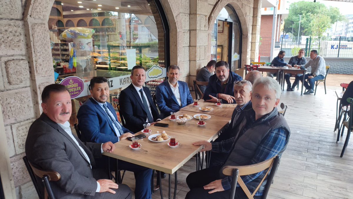 Kaymakamımız Sayın Fatih Görmüş, beraberinde İlçe Müftüsü İhsan Yeğen ile birlikte, önce Çiğli Merkez Çarşı Camii’ni, ardından Küçükçiğli Emine Sultan Camii’ni ziyaret ederek camiler ve çevresinde incelemelerde bulunmuştur.

Detaylar⬇️
facebook.com/share/16PYfEWB…