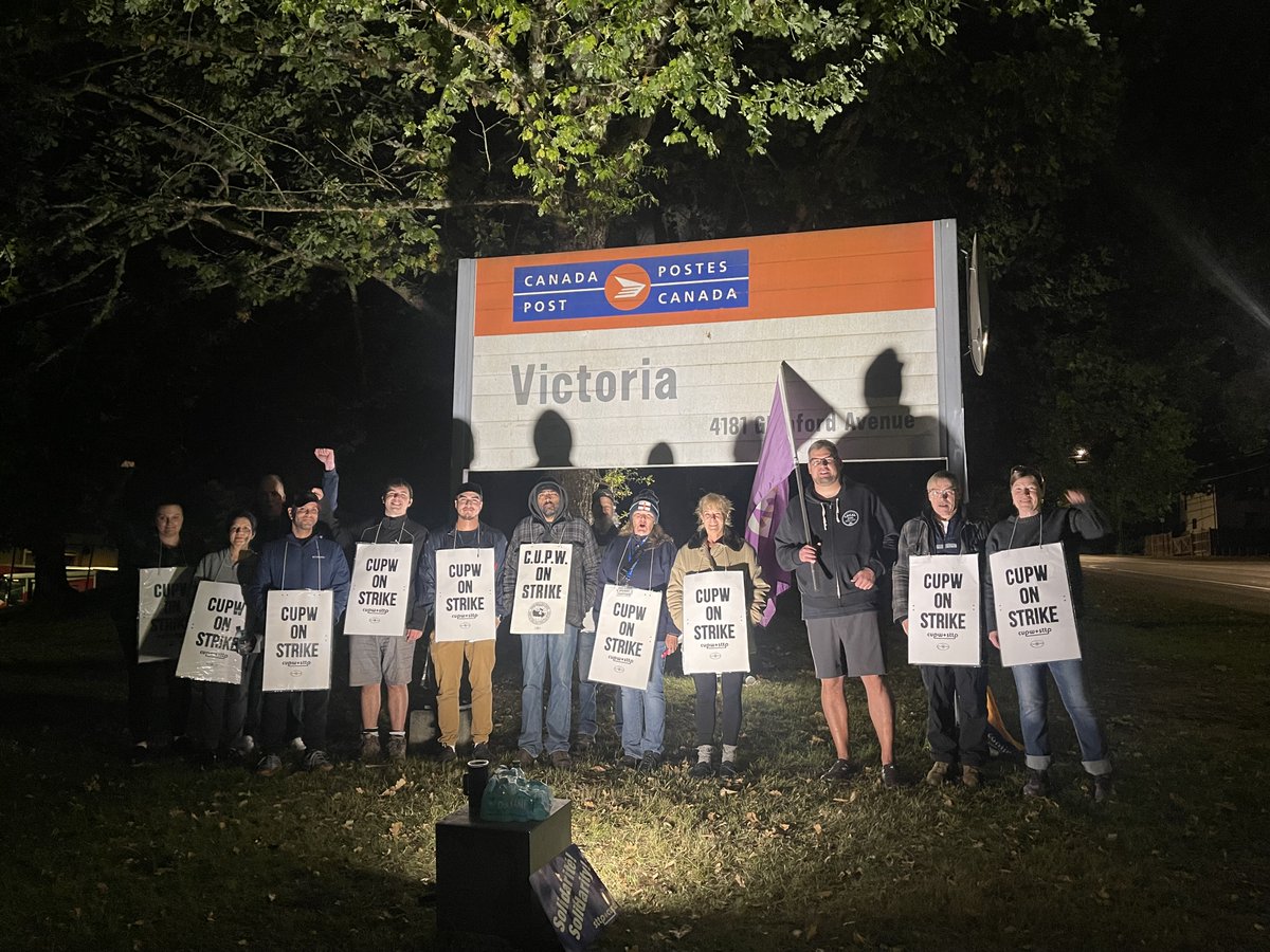 We’re on the picket lines again with our siblings in <a href="/cupw/">CUPW</a> who are fighting for our public post office workers and to defend the services that we all rely on in Canada. Here we are in Halifax and Victoria spreading joy and sharing solidarities!

#UnionsForAll #StrongerTogether