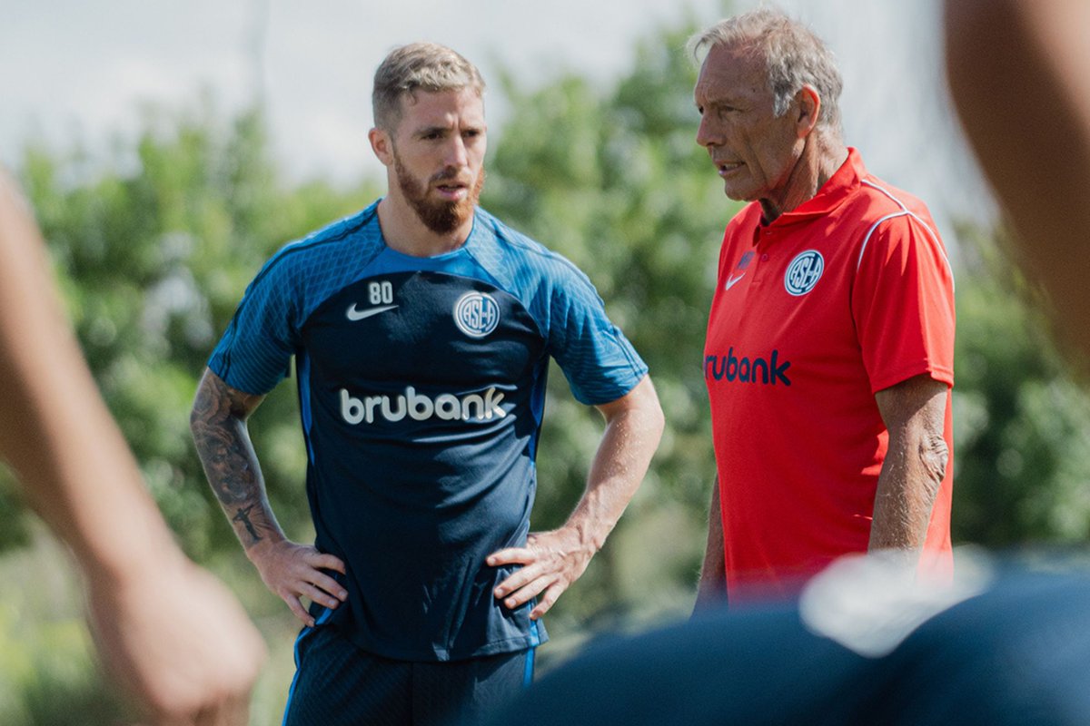 TodoAzulgrana's tweet photo. Fuerzas Miguelo.

A pesar de su último paso y de haberse ido en malos términos, fue parte de nuestra historia y una leyenda del fútbol argentino.
Dirigió, ganó, formó y dejó su huella en cada club que pasó.

Fuerza Miguel, el fútbol argentino está con vos.
💙❤️ Todo el pueblo azulgrana te desea lo mejor.