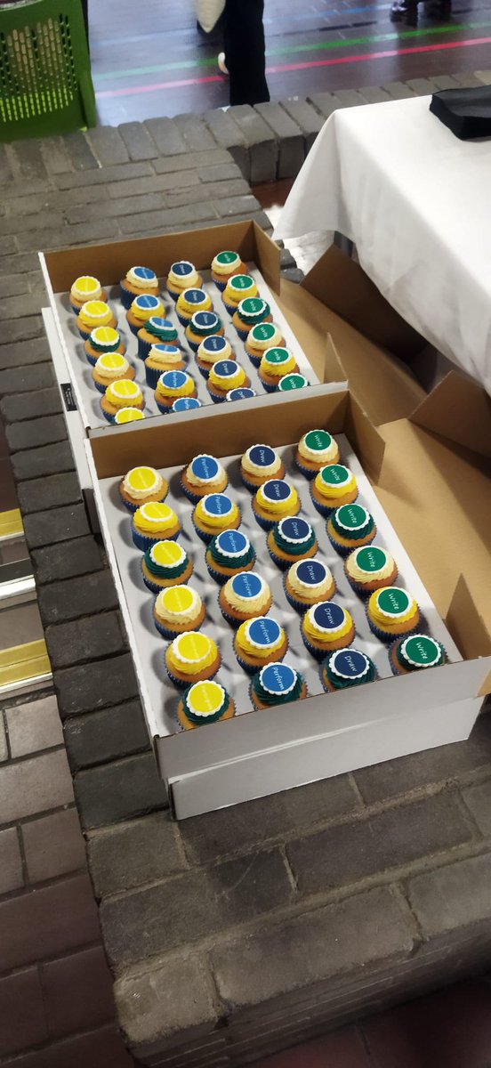 UCD's Newman Building was transformed by 'Metamorphosis' - a giant inflatable sculpture by Olga Diego. Students &amp; staff drew and performed on this reusable plastic canvas, turning art into a living act of sustainability. Kudos colleagues Ana Vera &amp; Eva Bru-Domínguez! <a href="/ucddublin/">University College Dublin</a>