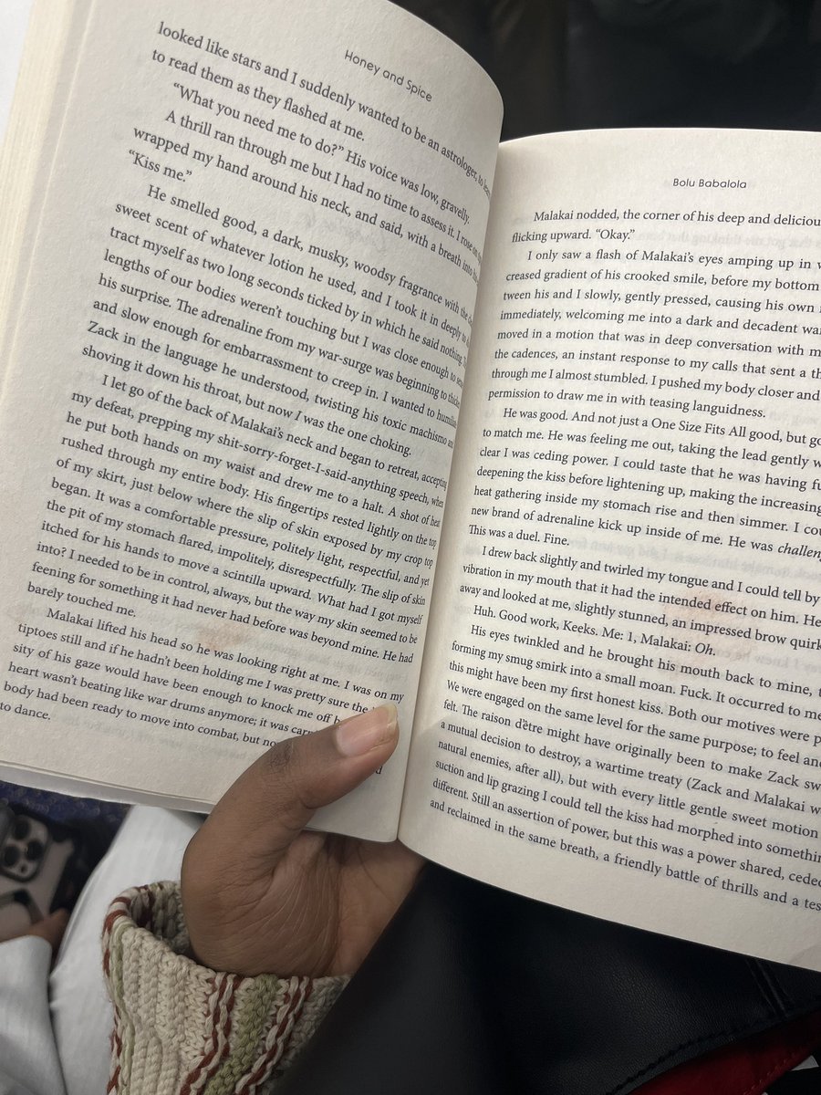 spent my morning commute reading a <a href="/BeeBabs/">Bolu Babalola</a> MASTERPIECE, my delight clearly demonstrated by the makeup i smudged when I buried my face in the pages to SCREAm (internally)