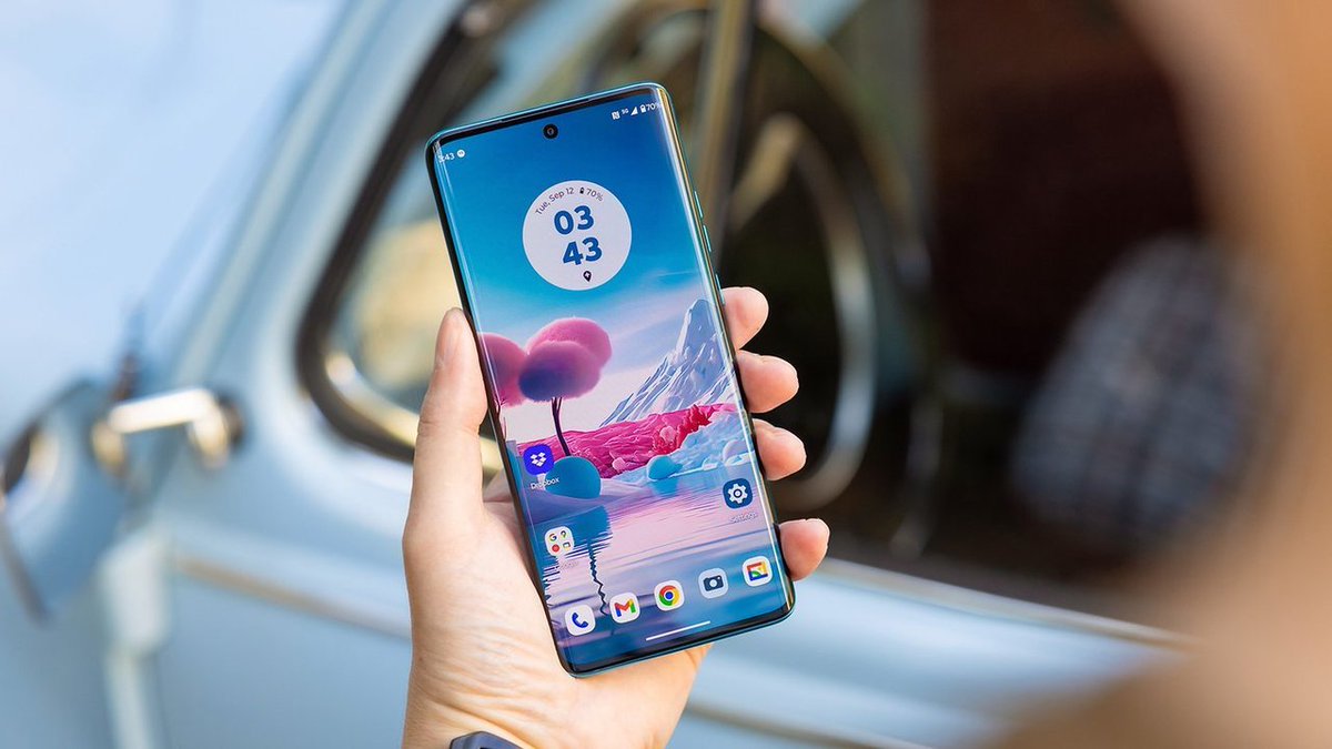 AndroidJuice's tweet image. Great news for Motorola users! Android 16 is now available for select Motorola devices. Check if your phone is on the list and enjoy the latest features and improvements. 🎉📱 rpst.cc/3CAY3k