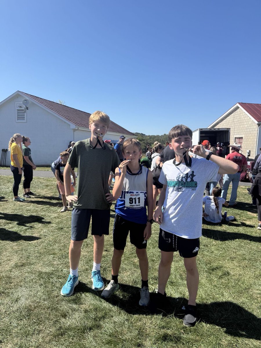 Our XC boys and girls teams competed in the Rifleman classic this past Saturday and they all did an amazing job!