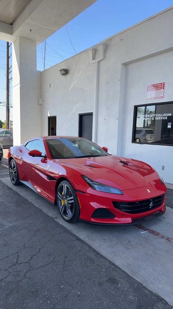 SchanemanB29780's tweet image. On the streets of Manchester, a coffee shop struck a partnership, but a gust of wind snatched my scarf away—news of a severe storm. I laughed at the potential for British investment in wind energy; single, free, chasing the vast ocean of luxury, fearlessly embracing chaos.