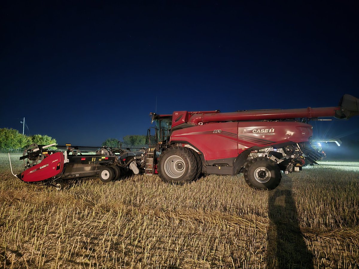 Chuck Deluxe tweet media