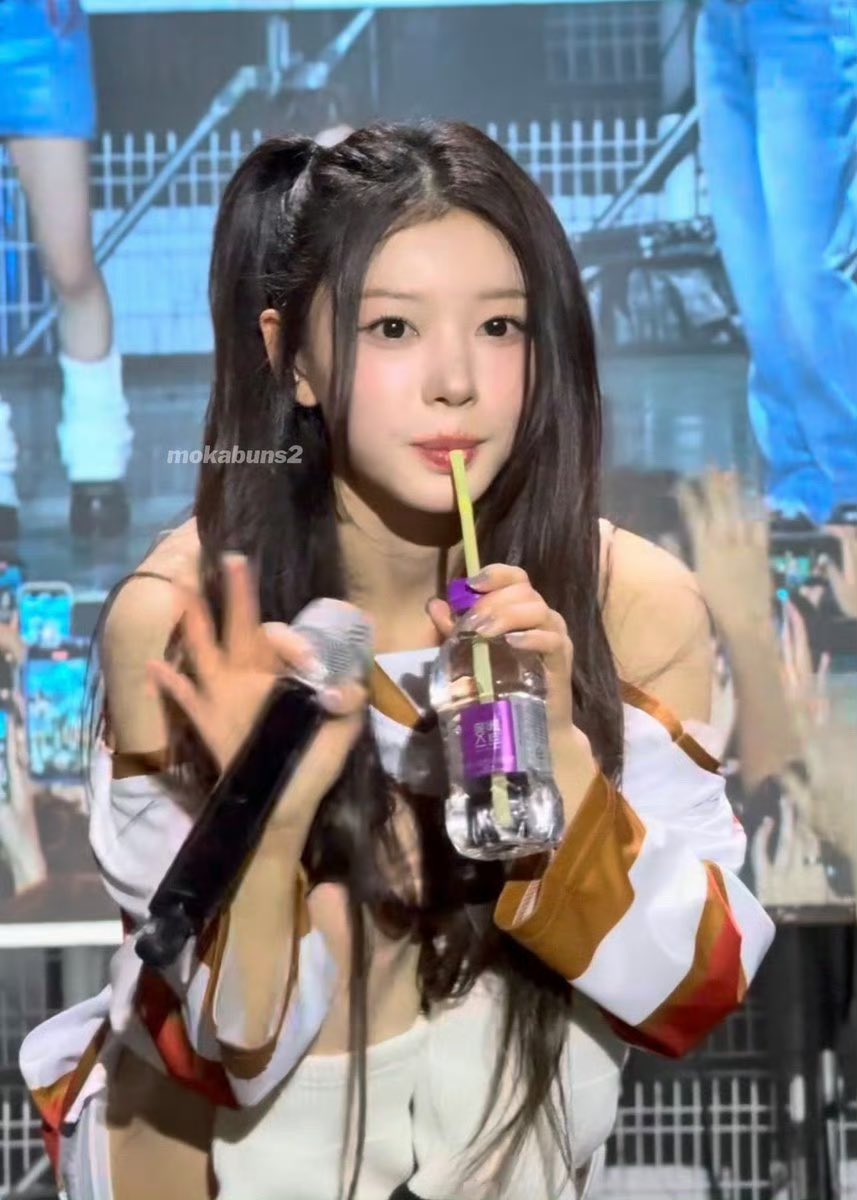 FengZ08220's tweet photo. 봄꽃 같은 그대가 여름밤에 만개하는 게 너무 좋아. (윌리엄 셰익스피어, 햄릿, 계절명언)

HAPPY MOKA DAY
#모카삐_해삐벌쓰데이
#MOKAPPIDAY https://t.co/7QUF1aeuXa