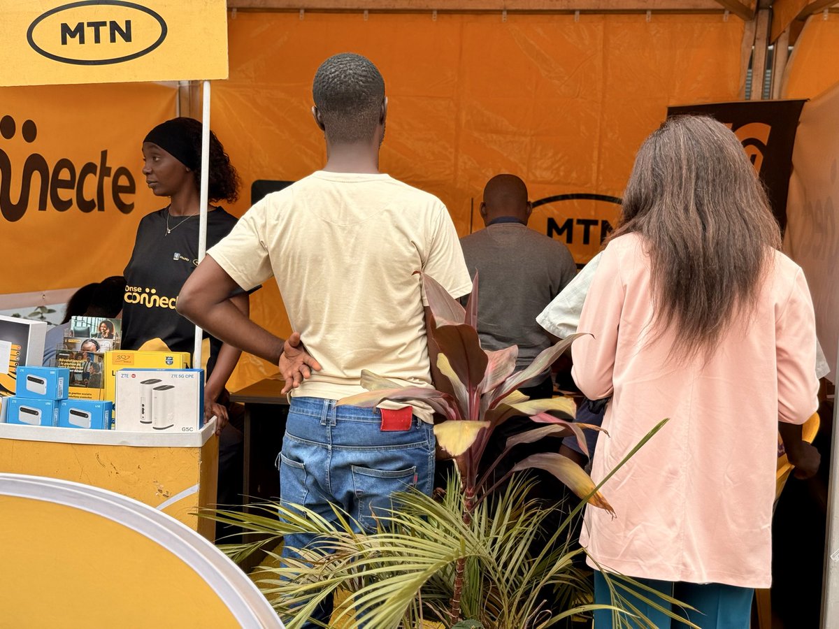 MobileMoneyCG's tweet image. Jour 2 – Semaine du Service Client 💛

Chez MoMo, chaque client compte et chaque interaction fait la différence. Aujourd’hui, nous continuons à célébrer votre confiance et votre fidélité !

#MoMoBusiness #SemaineDuServiceClient #WeListenWeCareWeDo