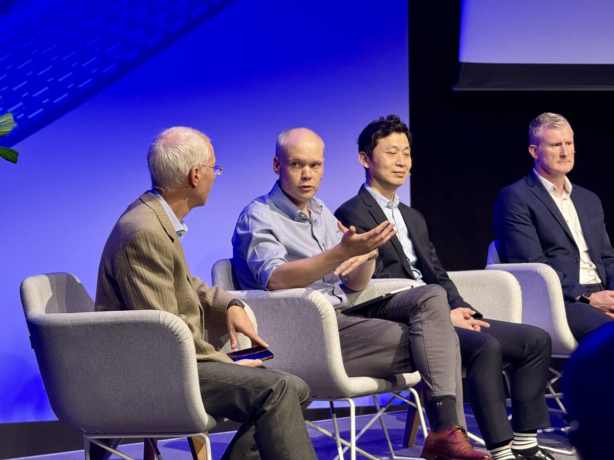 Chels_LA's tweet image. Following along from afar and already feeling the energy from the @ericsson OSSBSSSummit2025 🔥
Can't wait to see what unfolds around AI, automation, and the future of OSS/BSS.
(Link in comments for more info)
Ericsson Ambassador