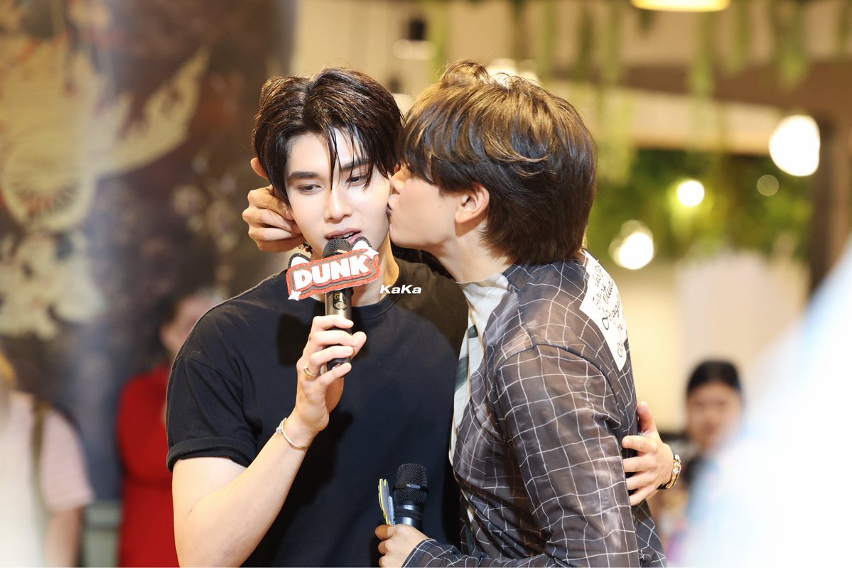 Kiss Kiss
😘😘😘

JOONGDUNK JAIDEE FANIVAL
#GMMTVFANIVALxJoongDunk
#จุงดัง #JoongDunk
<a href="/dunknatachai/">dunknatachai</a> #dunknatachai 
<a href="/ChenRcj/">อันโดรเมด้า ชุน</a> #JoongArchen