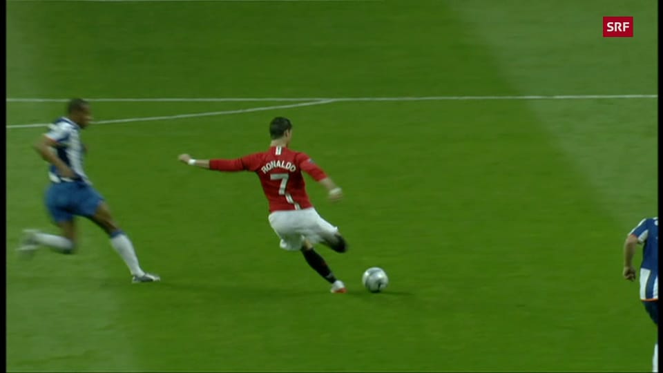 La chilena perfecta la tiene él.

El cabezazo perfecto lo tiene él.

El tiro libre perfecto lo tiene él.

El tiro de larga distancia perfecto lo tiene él.

Cristiano Ronaldo en la Champions fue peak absoluto en todas las facetas. Un 10 en todo.

Jamás veremos un jugador igual.