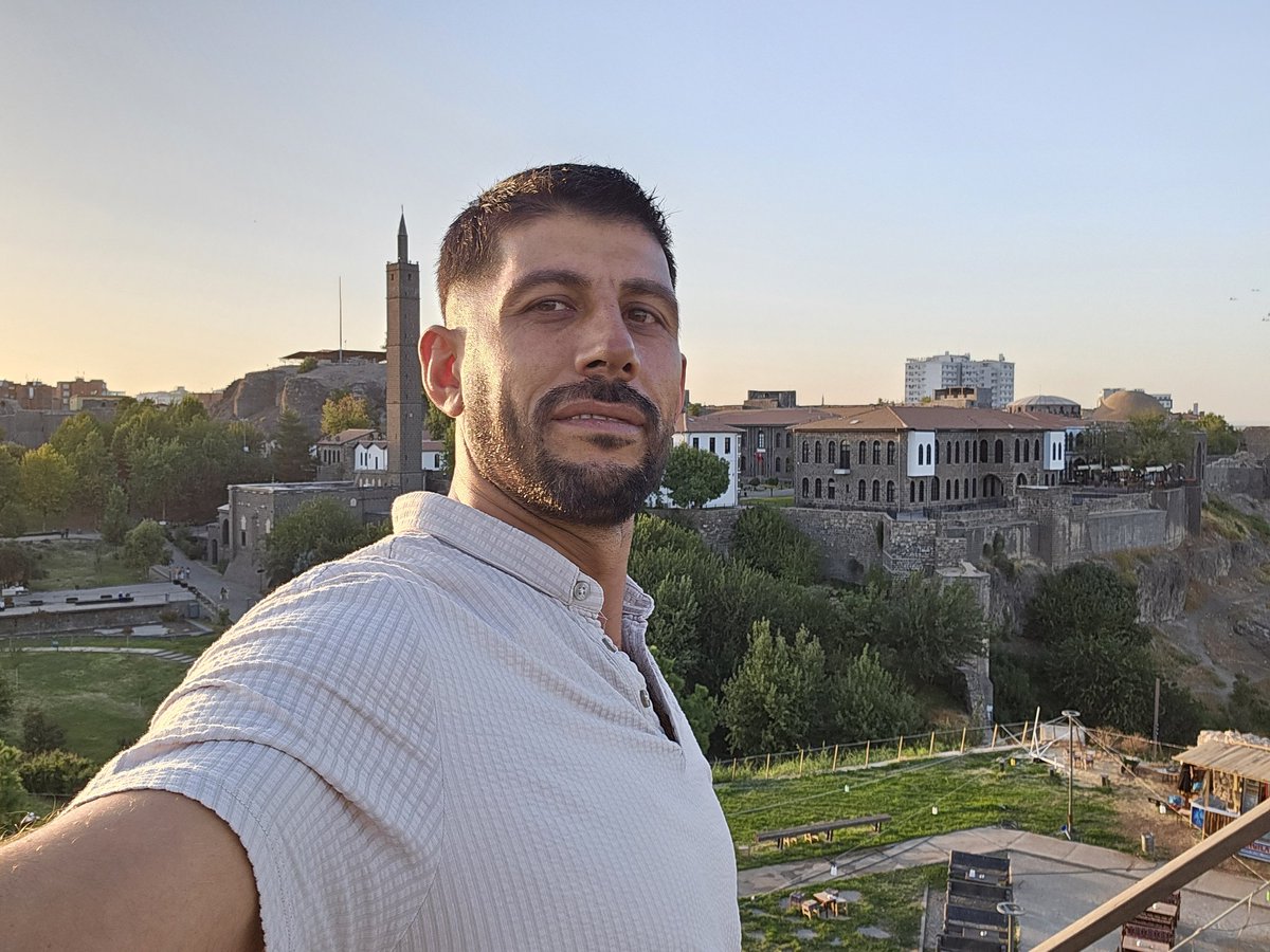 Suskunluk soylu bir meydan okumadır 
Lakin soysuz insanlara işlemez…