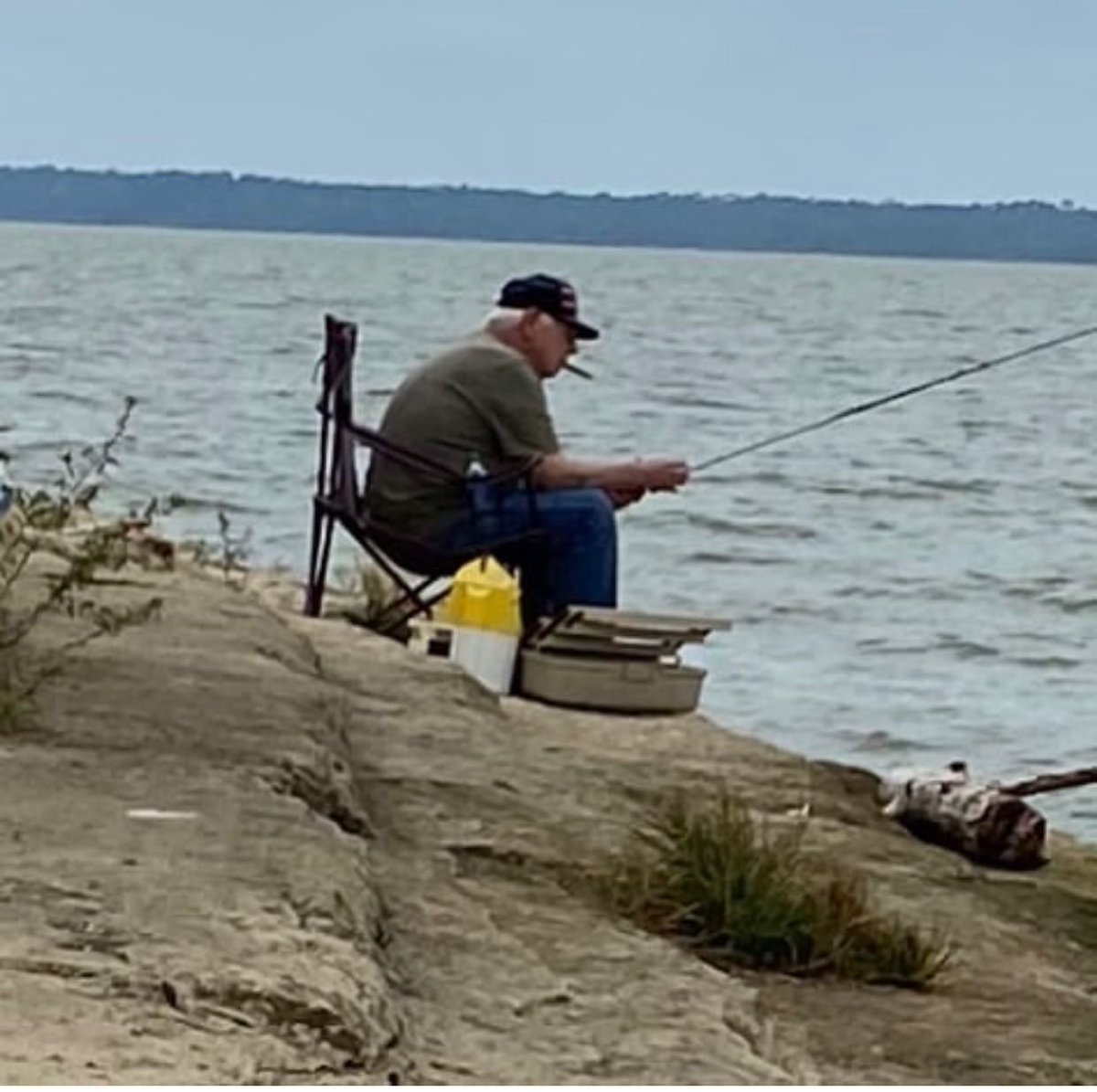 rkessner1's tweet image. My 88 year old dad enjoying life on the lake.  I’m 20 years younger.  Hopefully I’ve got another 20 as well.