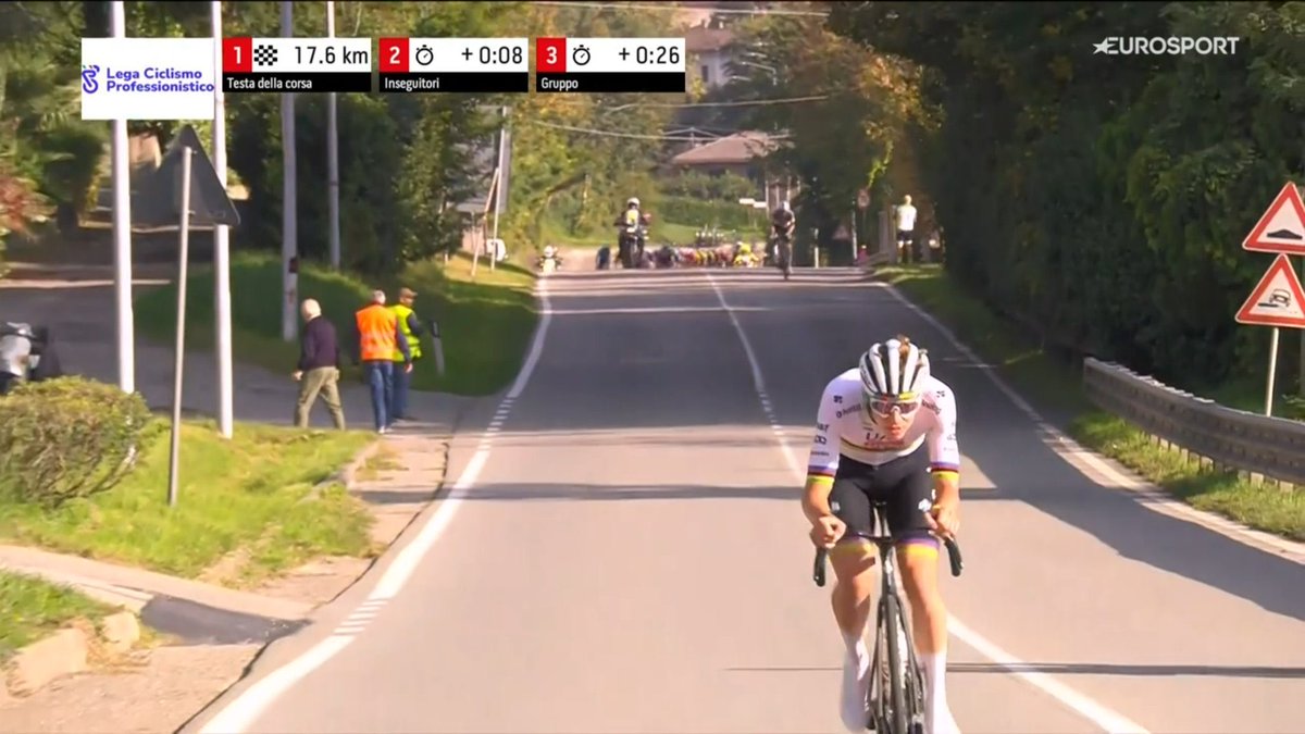 lucasaganronald's tweet image. He got bored attacking on the climbs, so he attacked on the descent 😂 #TreValliVaresine