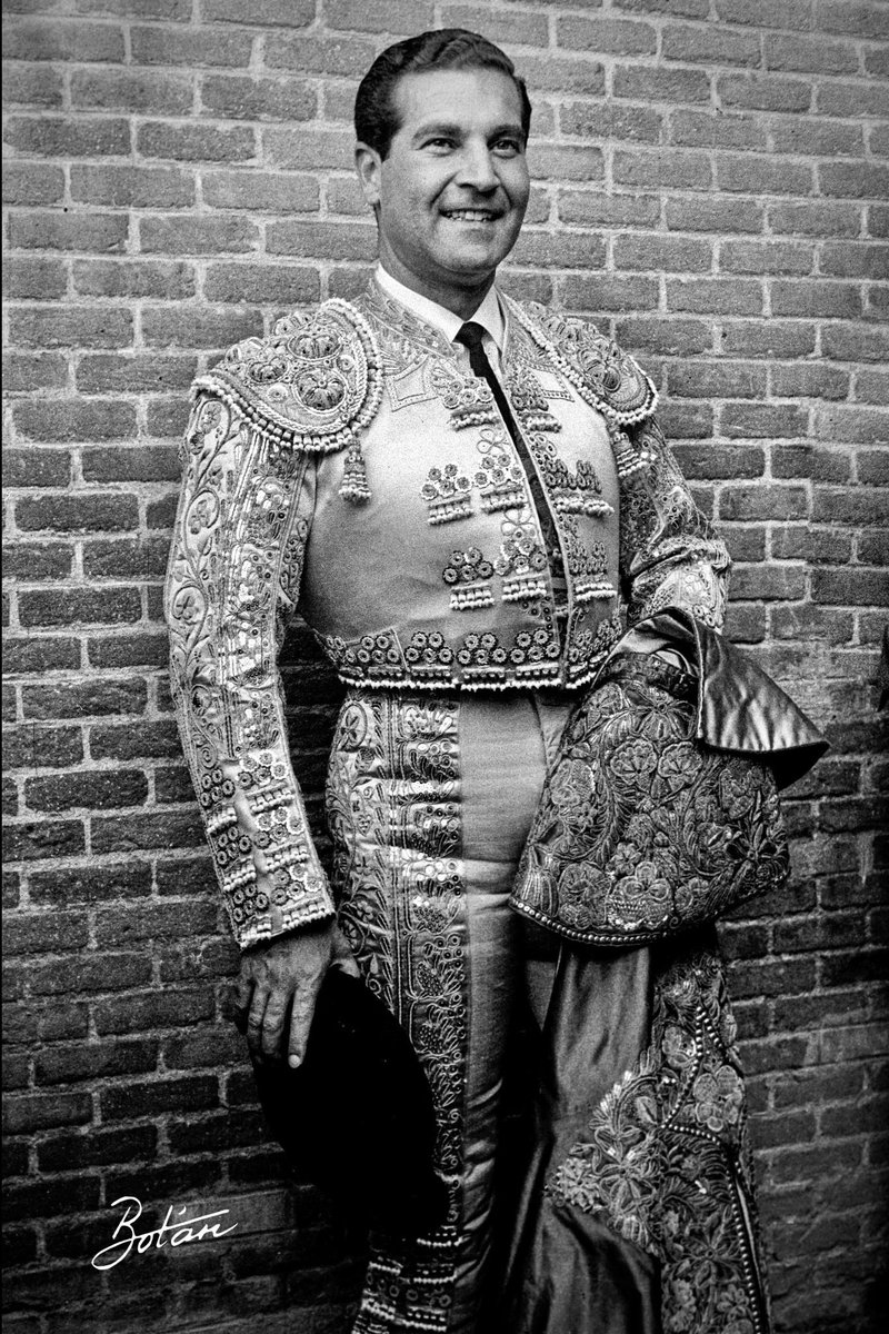 Hoy se cumplen cincuenta años de la muerte de Antonio Bienvenida, torero de Madrid e hijo del legendario “Papa Negro”, figura fundamental de la tauromaquia y ejemplo de integridad dentro y fuera del ruedo.