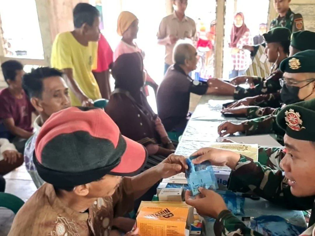 Cakra_Kostrad's tweet photo. Satgas Pamtas RI-MLY Yonarhanud 1 Kostrad Gelar Bakti TNI di Wilayah Perbatasan, Wujud Kepedulian di Hari HUT ke-80 TNI
@Puspen_TNI
@divif3kostrad
#tni #tniad #Kostrad #Cakra #kostradpeduli #kostradberbagi #TNIADMengabdiDanMembangunBersamaRakyat #penkostrad https://t.co/Ughck3EEGn