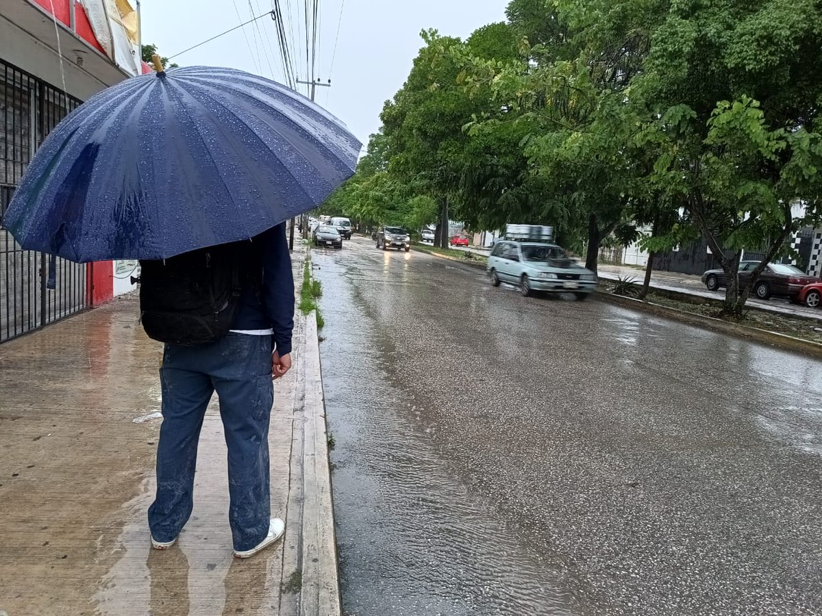 #Noticias  Desquicia la ciudad lluvia matutina
<a href="/AytoCancun/">Ayto Benito Juárez</a> <a href="/imoveqroo/">imoveqroo</a> <a href="/AHCancun/">Asociación de Hoteles de Cancún, Pto Morelos e IM</a>
grupopiramide.com.mx/nota/desquicia…