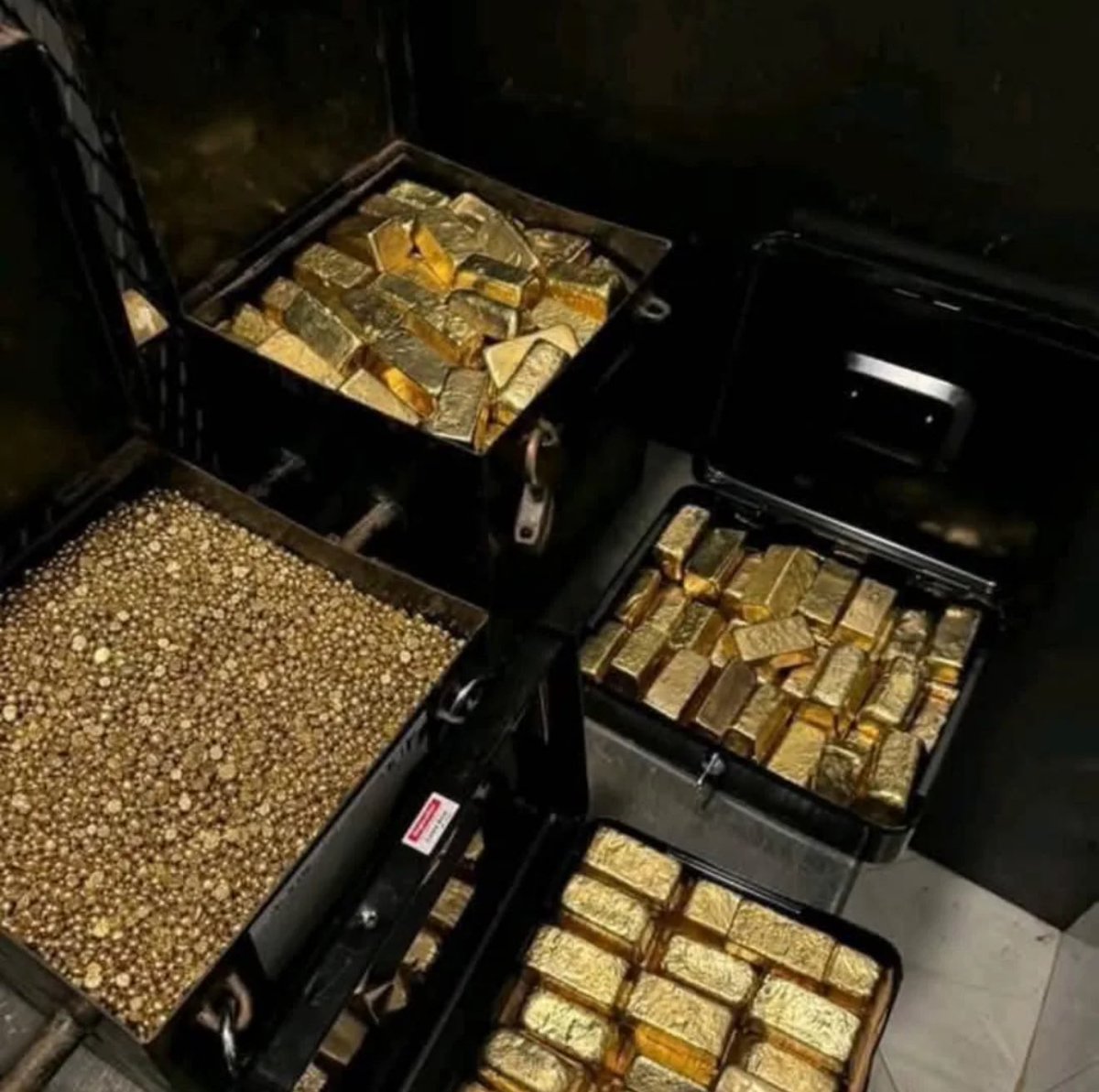 TrustedGoldCo's tweet image. Our certified gold bars  offer unmatched purity and long-term value.
🔒 Secure. ✅ Verified. 💎 Trusted.
DM us today to start your gold investment journey.
#GoldInvestment #puregold #WealthSecurity
#goldforsale
#GoldTrading 
#gold 
#buygold