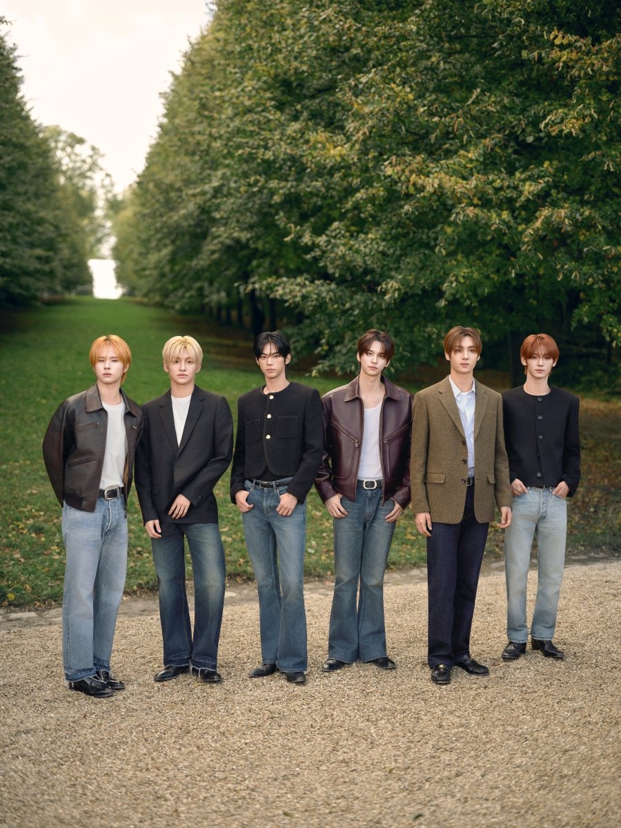 imbcenews's tweet image. TWS, 완전체로 파리 패션 위크 접수…세련된 소년미 &apos;눈길&apos;
#투어스 #TWS #파리패션위크 #셀린느 #앰버서더 #iMBC연예 

셀린느의 앰버서더로 활동 중인 TWS는 데뷔 2년 차에 세계 4대 패션 위크에 얼굴을 비추며 팀의 높은 위상과 글로벌 스타로서의 존재감을 증명했다. 

특히 보이그룹이 한…