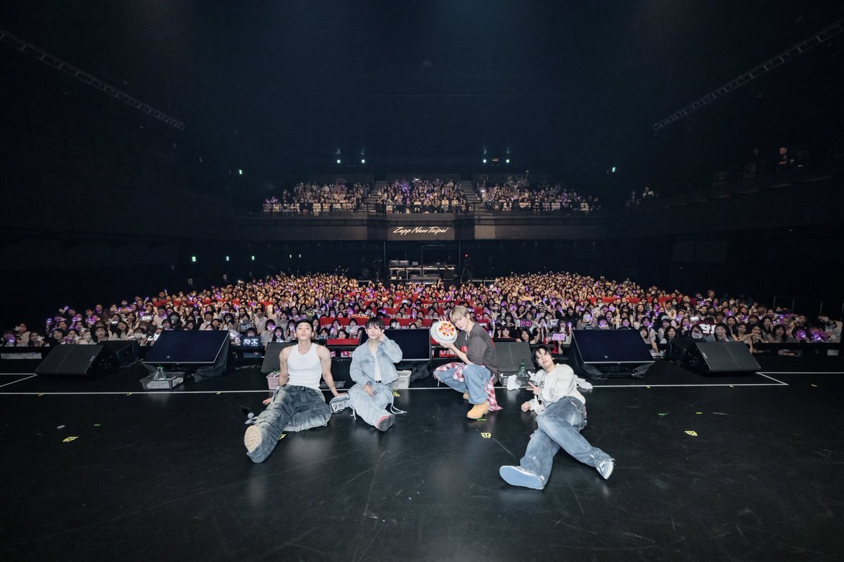TEEN_TOP's tweet photo. [💫]
2025 TEEN TOP WE GONNA ROCK IT DROP IT TOP IT HEY DON'T STOP IT POP IT TEEN TOP WE GONNA ROCK IT DROP IT TOP IT HEY DON'T STOP IT POP IT LIVE 

@ 2025 10/05 TEEN TOP CONCERT in TAIPEI 

#TEENTOP #틴탑 
#JUST15_TEENTOP_TAIPEI 
#CherryPie https://t.co/Nn03p4r90h