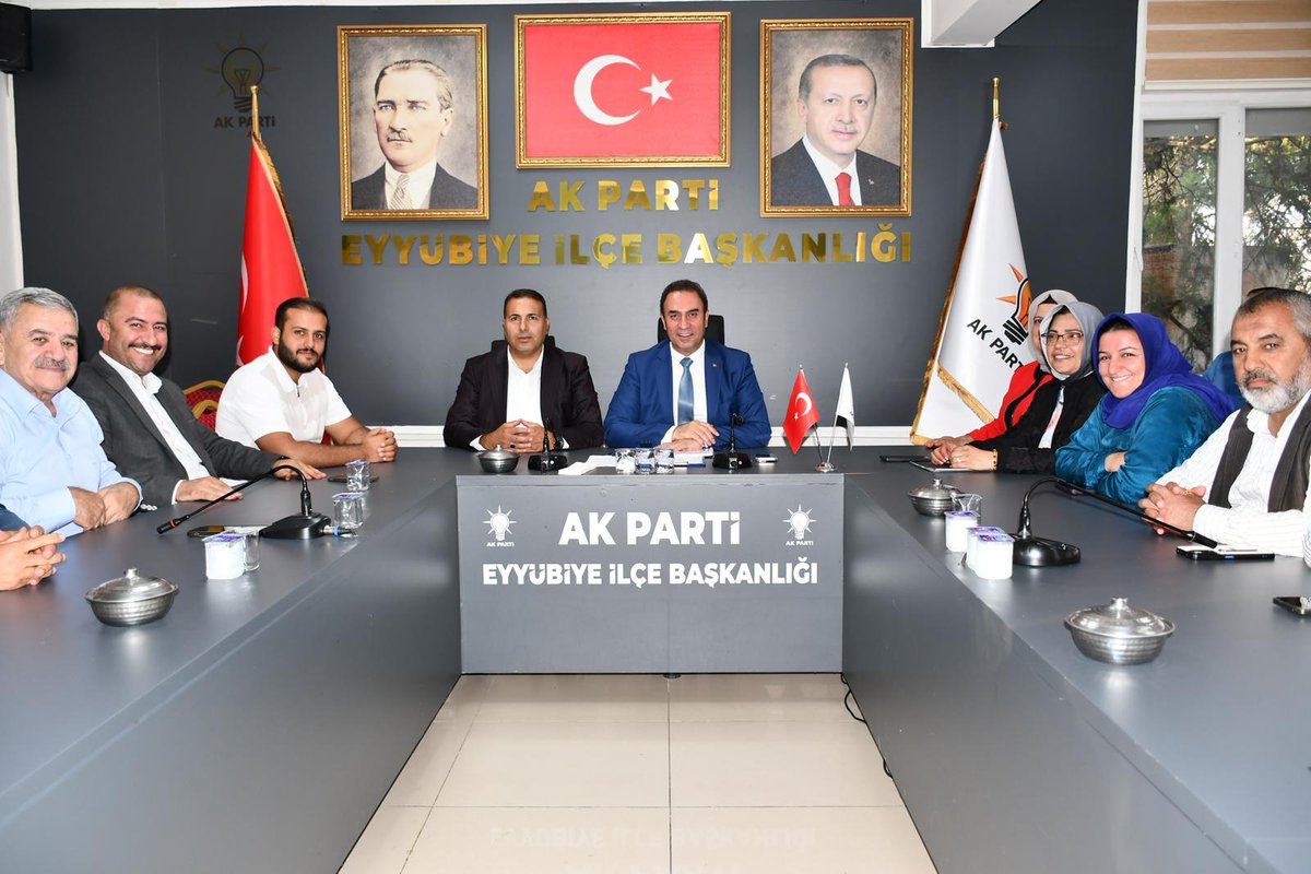 “Gönülden Hizmet, Eyyübiye’ye Değer!”

İlçe Başkanımız Süleyman Elgün başkanlığında Yönetim Kurulu toplantımızı gerçekleştirdik.

Toplantımızda, Eyyübiye’nin geleceği için, özverili çalışma prensiplerimizi ve insan odaklı siyaset vizyonumuzu bir kez daha vurguladık.

Her bir